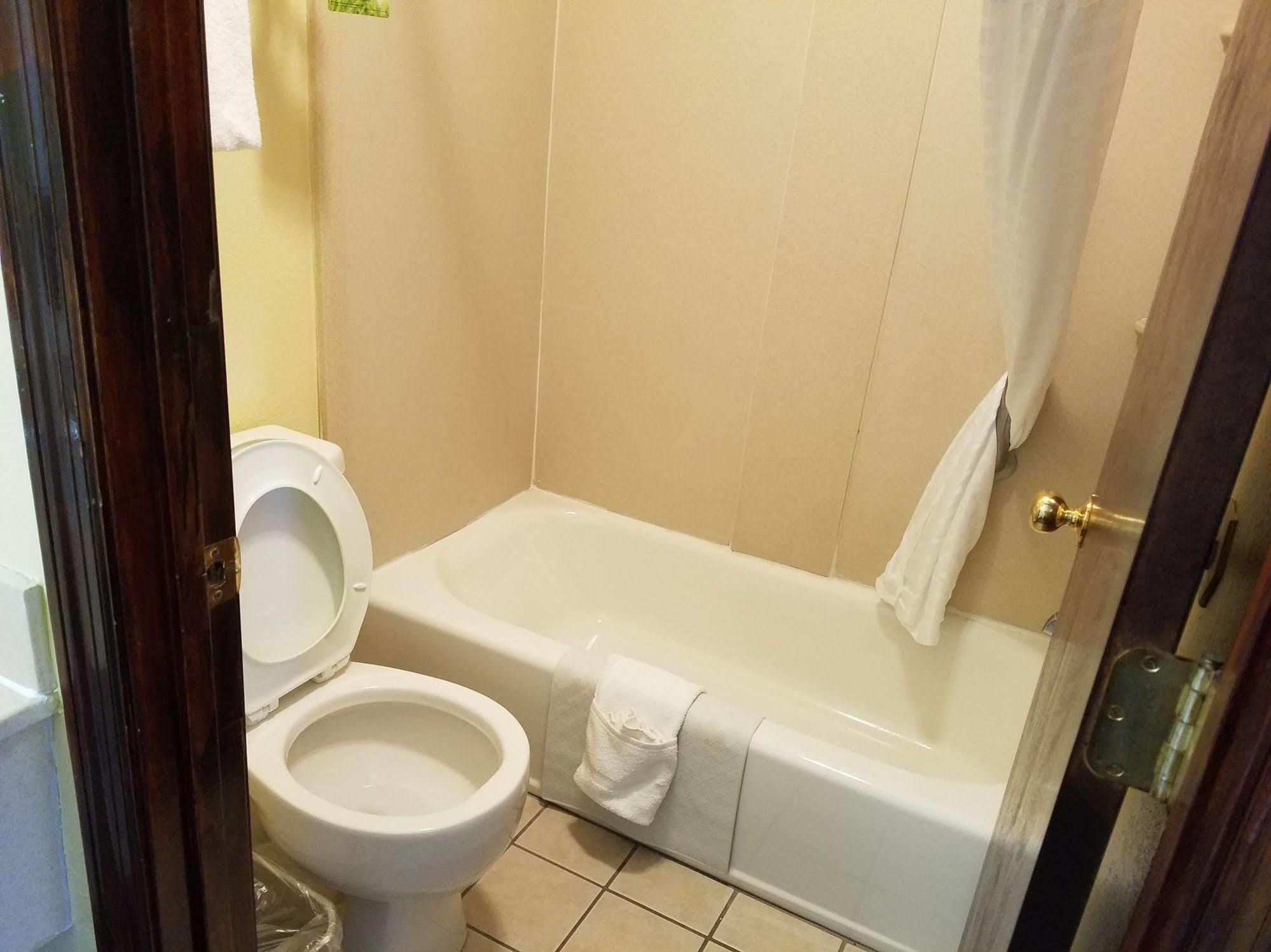 Days By Wyndham Nc Motel 2*